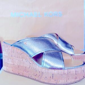 New 🔥 MICHAEL KORS NEW Michael Kors Leather Wedge Sandals💃🏻